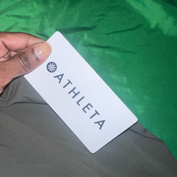 NWT Athleta Dark Green Trekkie North Shorts size 22 - Picture 7 of 9